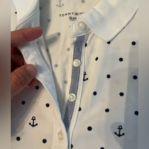 🌹2/$20🌹NWOT Tommy Hilfiger All Over Printed Polo Shirt - White - Picture 4 of 7